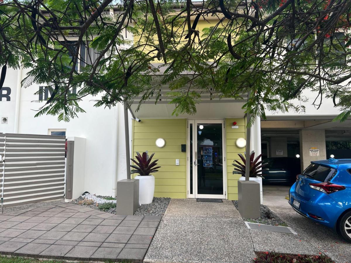 Redcliffe Motor Inn Esterno foto