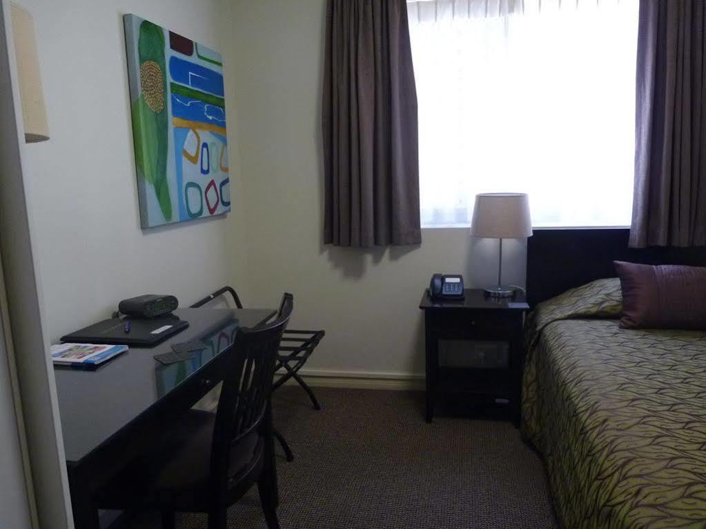 Redcliffe Motor Inn Esterno foto