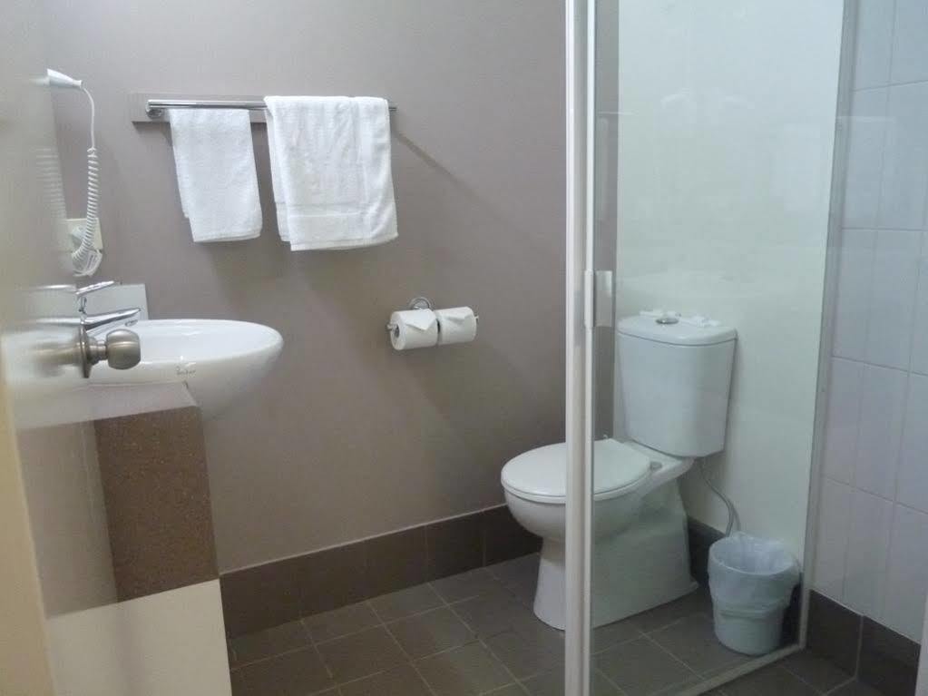 Redcliffe Motor Inn Esterno foto