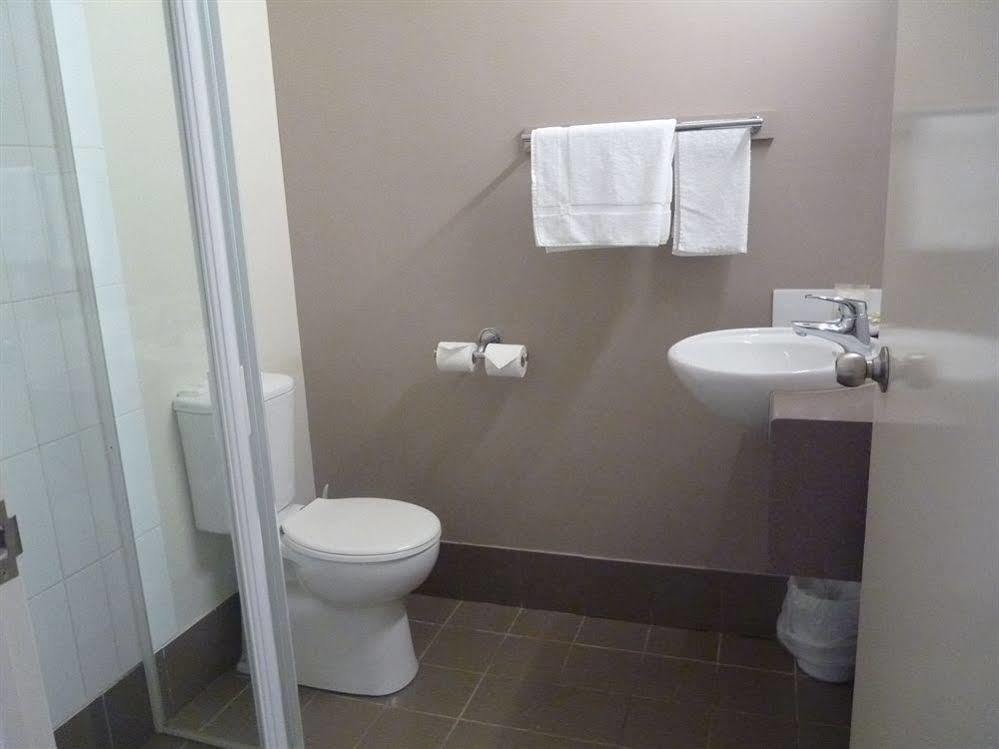 Redcliffe Motor Inn Esterno foto