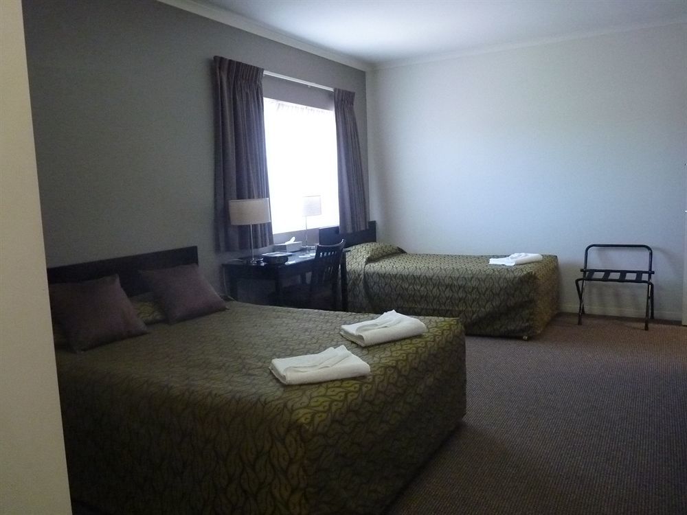 Redcliffe Motor Inn Esterno foto
