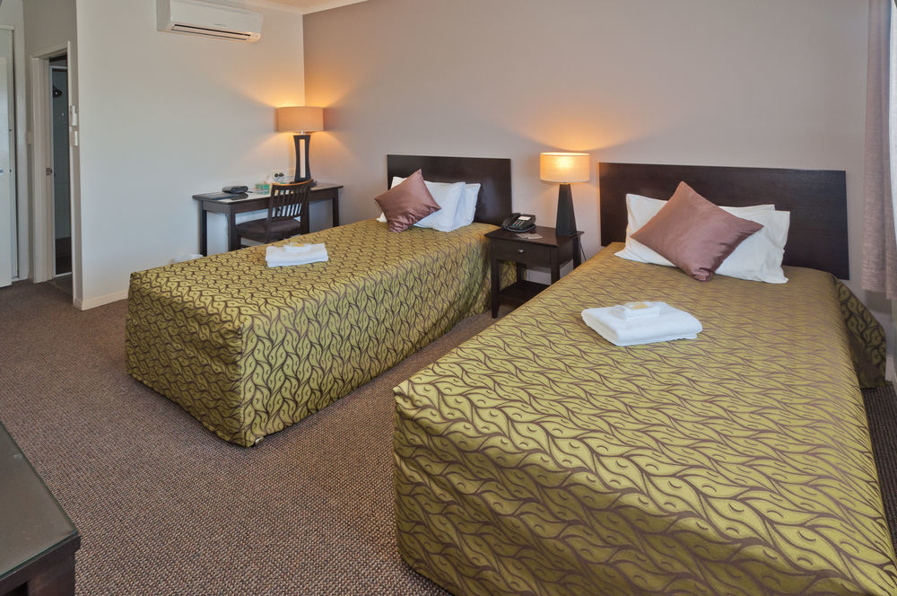 Redcliffe Motor Inn Esterno foto